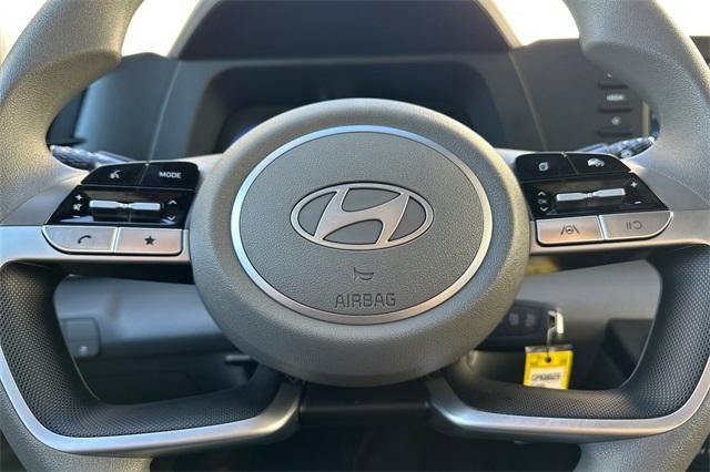 2025 Hyundai ELANTRA SE IVT