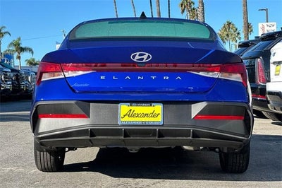2025 Hyundai ELANTRA SE IVT