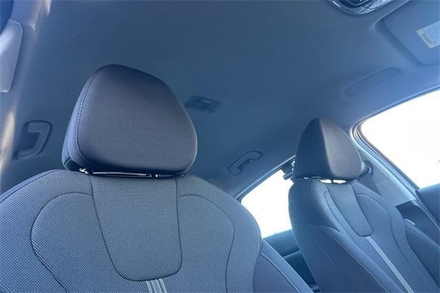 2025 Hyundai ELANTRA SE IVT