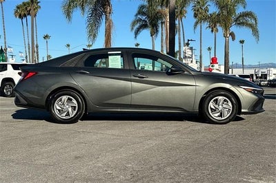 2025 Hyundai ELANTRA SE IVT