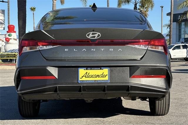 2025 Hyundai ELANTRA SE IVT