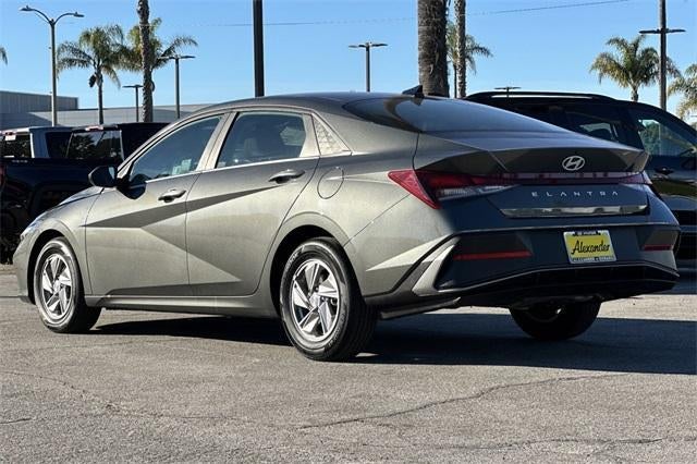 2025 Hyundai ELANTRA SE IVT