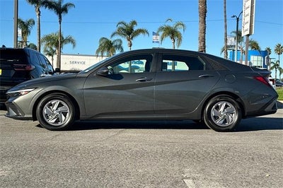 2025 Hyundai ELANTRA SE IVT