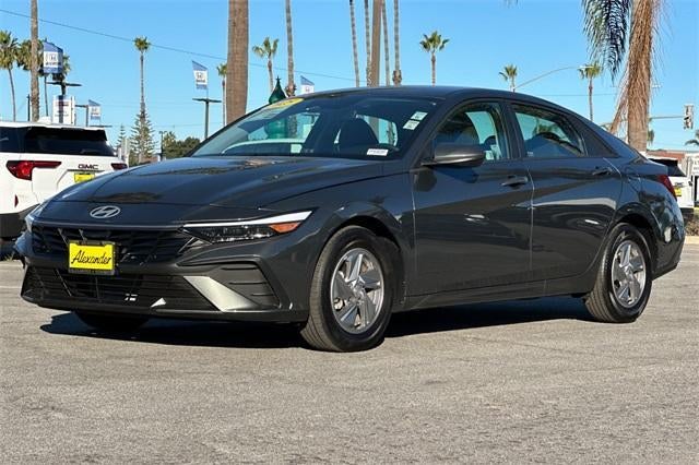 2025 Hyundai ELANTRA SE IVT