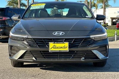 2025 Hyundai ELANTRA SE IVT