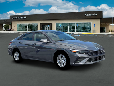 2026 Hyundai ELANTRA SE