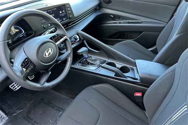 2025 Hyundai ELANTRA SEL Sport IVT