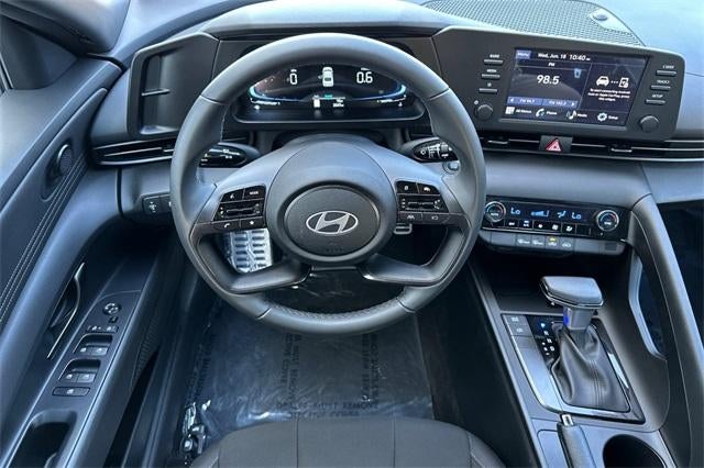 2025 Hyundai ELANTRA SEL Sport IVT