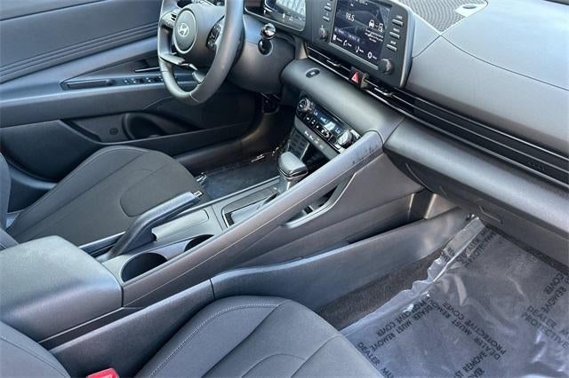 2025 Hyundai ELANTRA SEL Sport IVT
