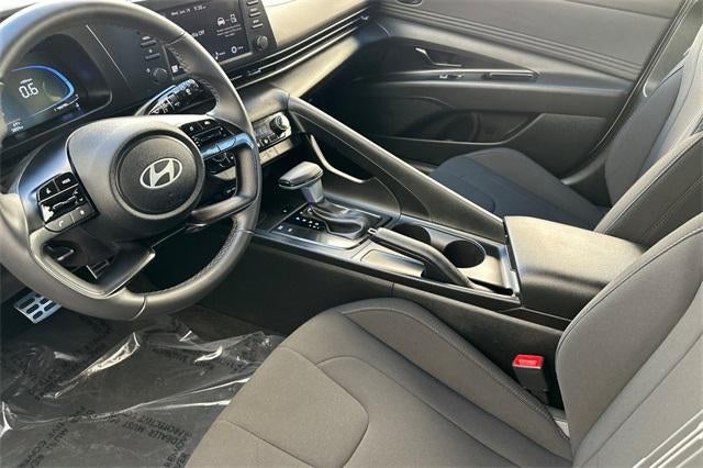 2025 Hyundai ELANTRA SEL Sport IVT