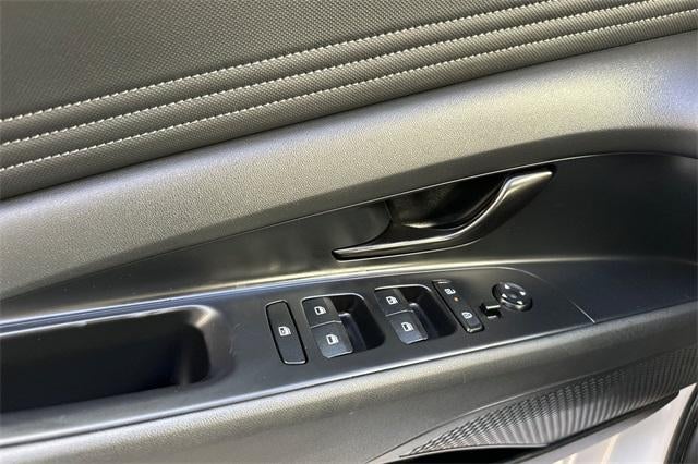 2025 Hyundai ELANTRA SEL Sport IVT