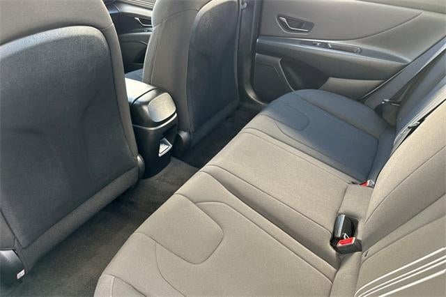 2025 Hyundai ELANTRA SEL Sport IVT