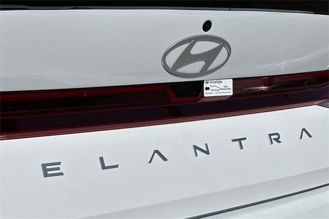 2025 Hyundai ELANTRA SEL Sport IVT