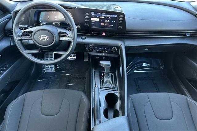 2025 Hyundai ELANTRA SEL Sport IVT