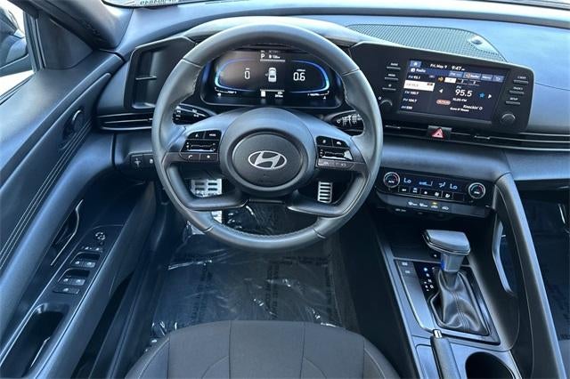 2025 Hyundai ELANTRA SEL Sport IVT