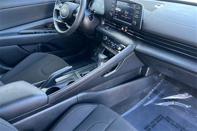 2025 Hyundai ELANTRA SEL Sport IVT