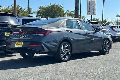 2025 Hyundai ELANTRA SEL Sport IVT