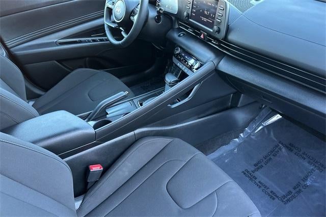 2025 Hyundai ELANTRA SEL Sport IVT