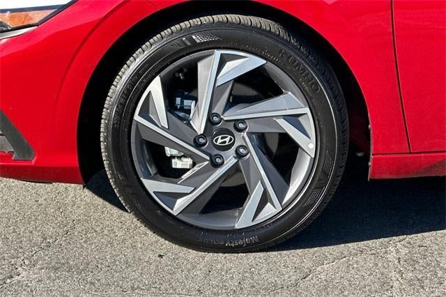 2025 Hyundai ELANTRA SEL Sport IVT