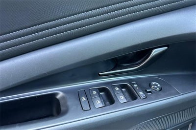 2025 Hyundai ELANTRA SEL Sport IVT