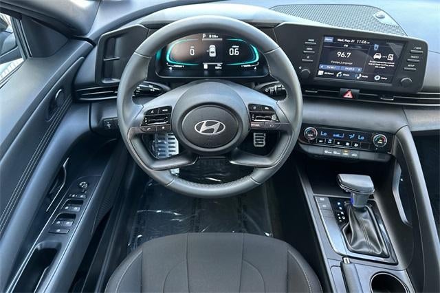 2025 Hyundai ELANTRA SEL Sport IVT