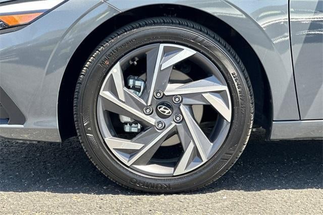 2025 Hyundai ELANTRA SEL Sport IVT