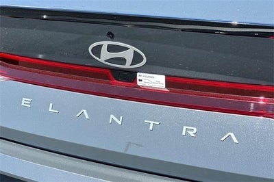 2025 Hyundai ELANTRA SEL Sport IVT