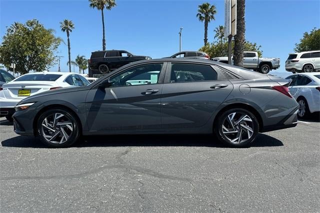 2025 Hyundai ELANTRA SEL Sport IVT
