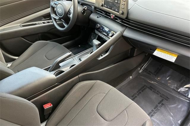 2025 Hyundai ELANTRA SEL Sport IVT