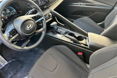 2025 Hyundai ELANTRA SEL Sport IVT