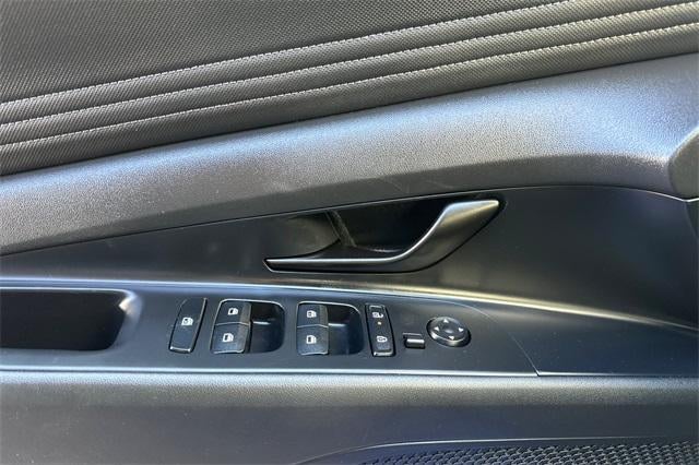 2025 Hyundai ELANTRA SEL Sport IVT