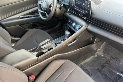 2025 Hyundai ELANTRA SEL Sport IVT