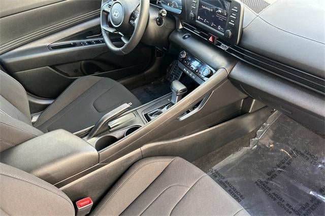 2025 Hyundai ELANTRA SEL Sport IVT