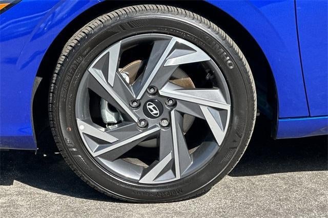 2025 Hyundai ELANTRA SEL Sport IVT