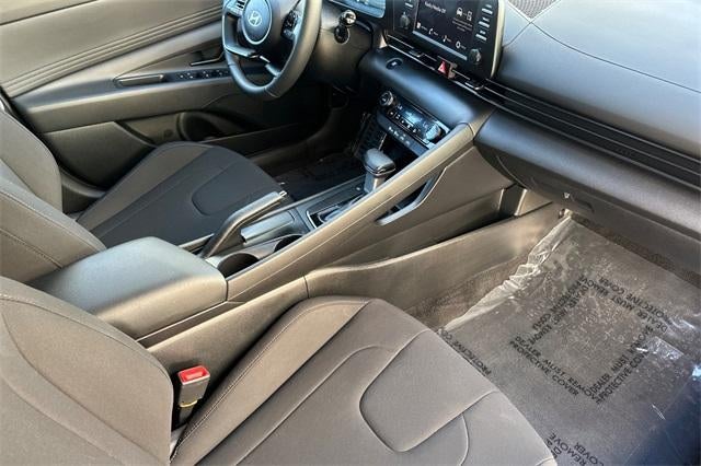 2025 Hyundai ELANTRA SEL Sport IVT