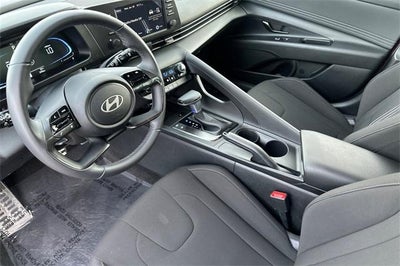 2025 Hyundai ELANTRA SEL Sport IVT