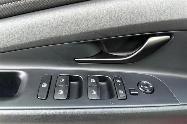 2025 Hyundai ELANTRA SEL Sport IVT