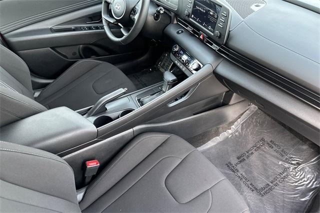 2025 Hyundai ELANTRA SEL Sport IVT