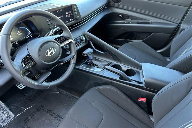 2025 Hyundai ELANTRA SEL Sport IVT