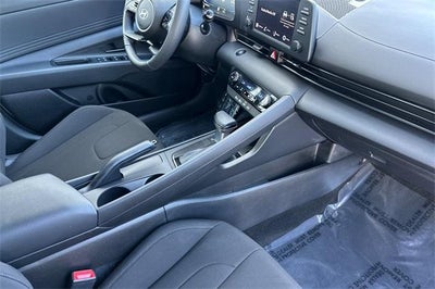 2025 Hyundai ELANTRA SEL Sport IVT