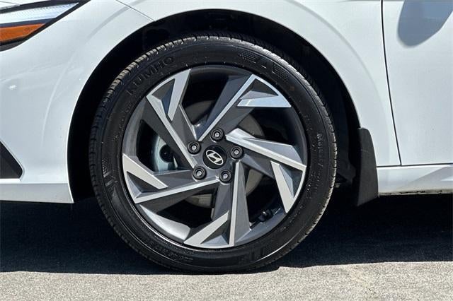 2025 Hyundai ELANTRA SEL Sport IVT