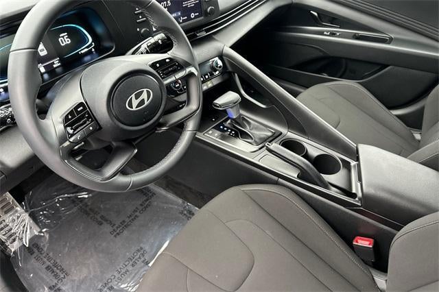 2025 Hyundai ELANTRA SEL Sport IVT