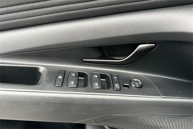 2025 Hyundai ELANTRA SEL Sport IVT