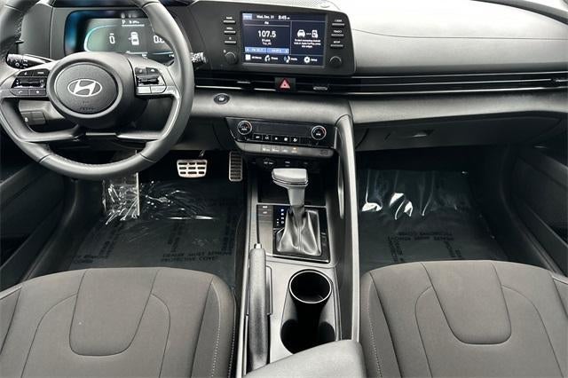 2025 Hyundai ELANTRA SEL Sport IVT