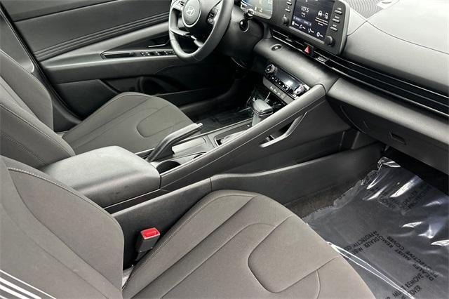 2025 Hyundai ELANTRA SEL Sport IVT