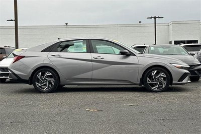 2025 Hyundai ELANTRA SEL Sport IVT