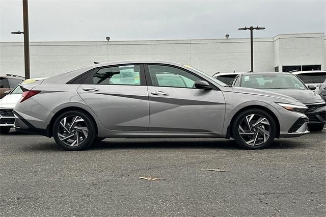 2025 Hyundai ELANTRA SEL Sport IVT