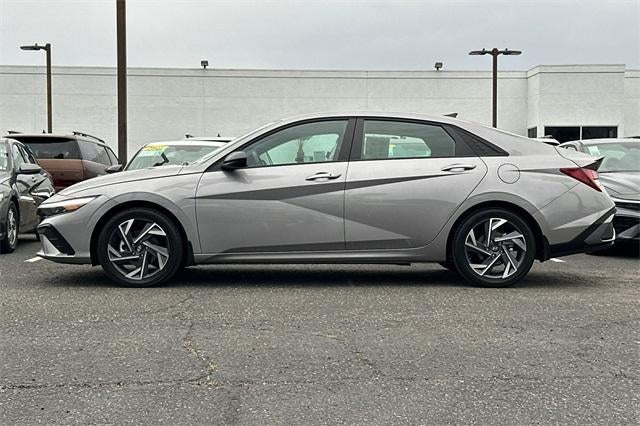 2025 Hyundai ELANTRA SEL Sport IVT