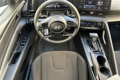 2025 Hyundai ELANTRA SEL Sport IVT