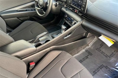 2025 Hyundai ELANTRA SEL Sport IVT